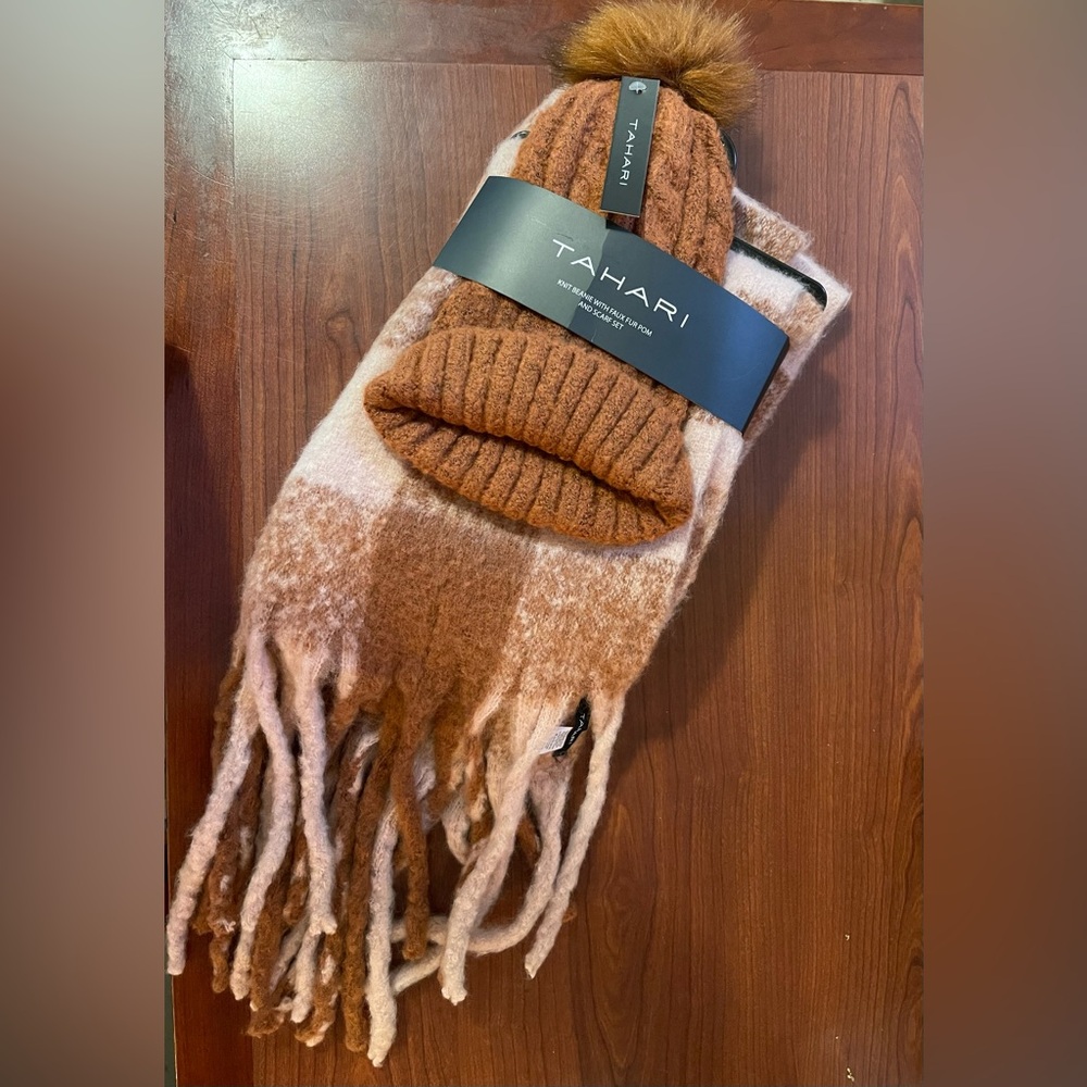 Pom Pom beanie and scarf set NWT